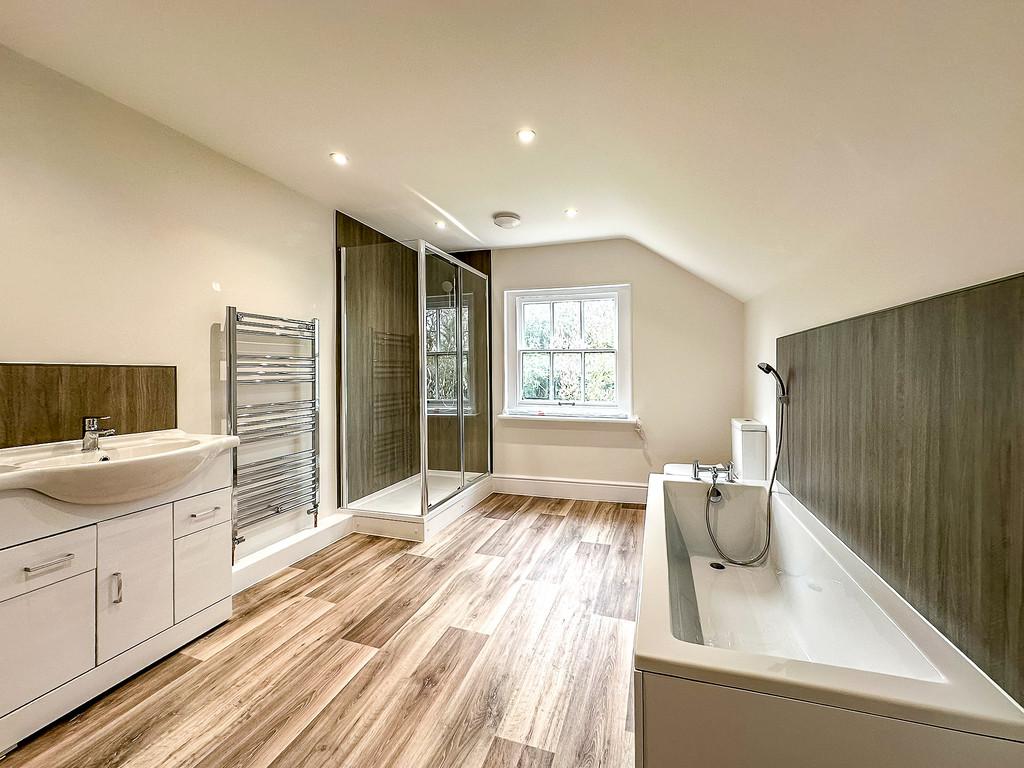 Family Bathroom (2)