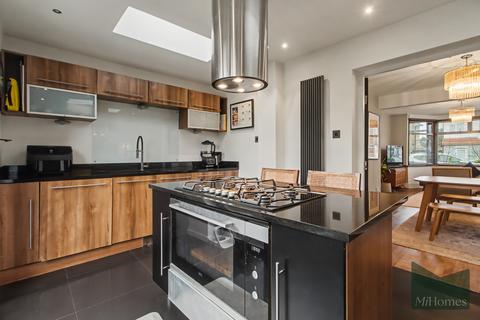 3 bedroom terraced house for sale, Woodstock Crescent, London