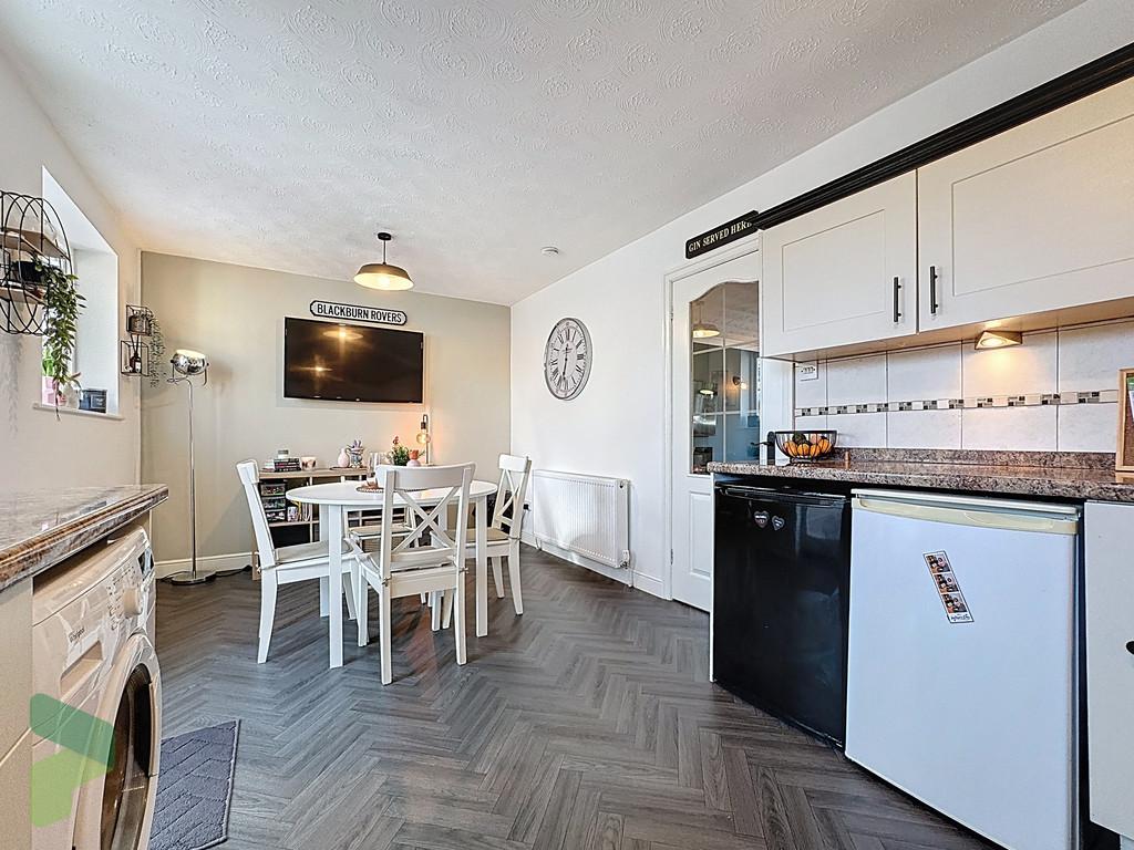 Fitted Dining Kitchen