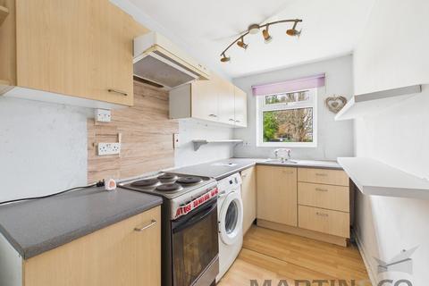 undefined, Dane Court, College Road
