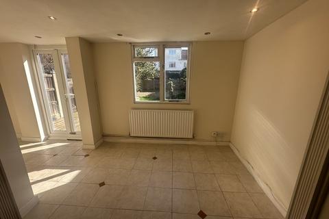 undefined, Mount Road Dagenham Essex