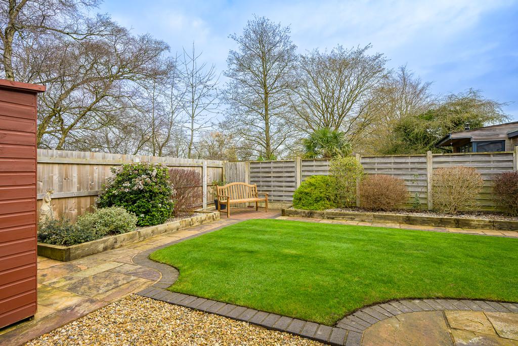 Lawn Gardens