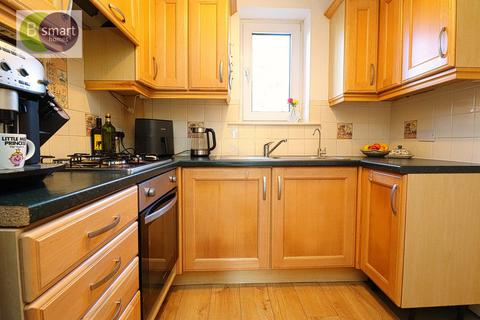3 bedroom semi-detached house for sale, Knollbeck Avenue, Barnsley S73