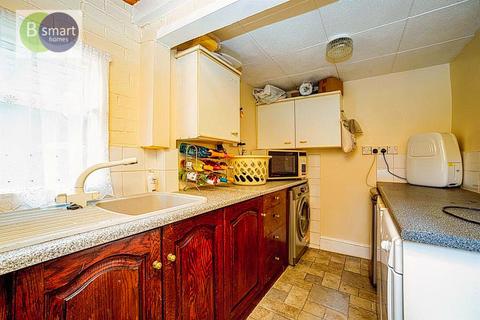 3 bedroom semi-detached house for sale, Knollbeck Avenue, Barnsley S73