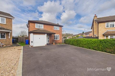 4 bedroom detached house for sale, Cricketers Close, Burton-on-Trent