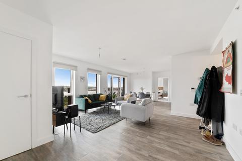 3 bedroom apartment to rent, Millet Place, Pontoon Dock London E16