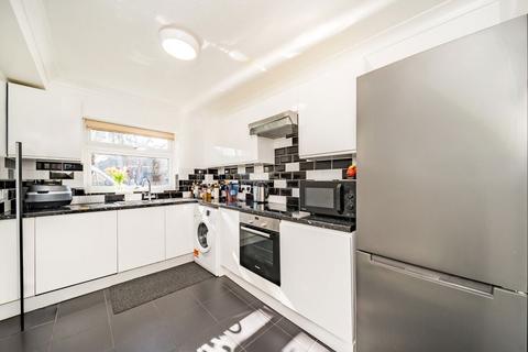 2 bedroom flat to rent, Denmark Avenue, London SW19