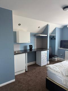 undefined, Great West Road, Isleworth TW7