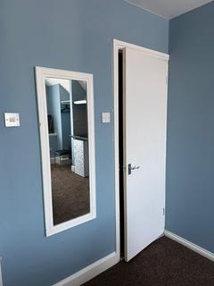 undefined, Great West Road, Isleworth TW7