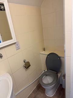 undefined, Great West Road, Isleworth TW7