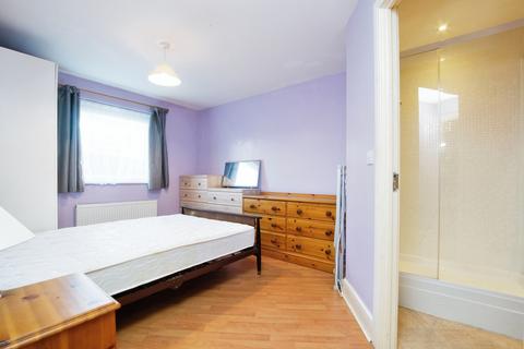 2 bedroom flat for sale, Burrage Road, REDHILL, Surrey, RH1
