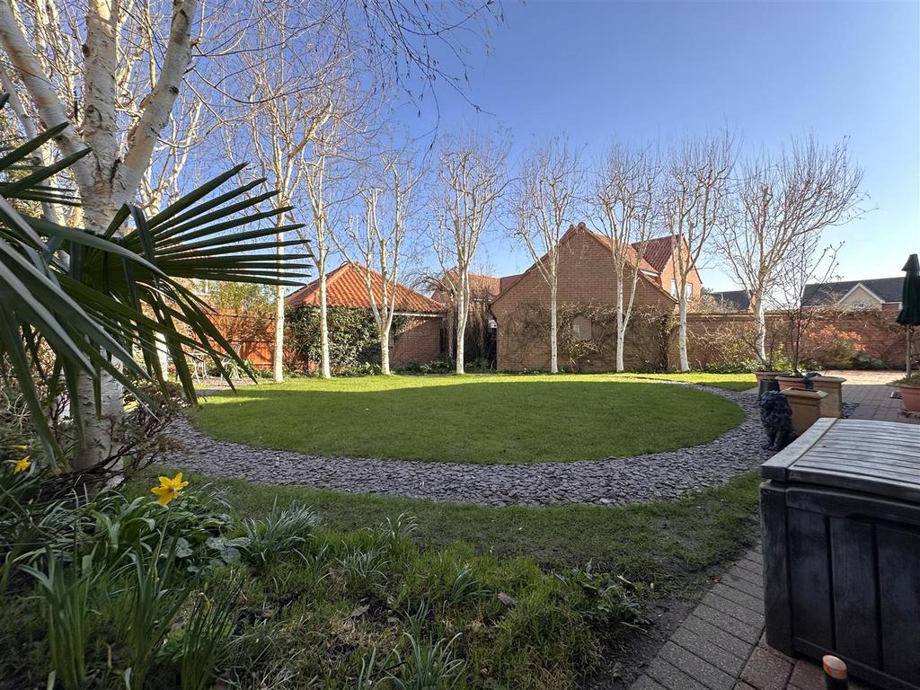 Wonderful Private Garden 617
