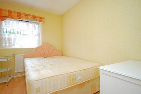 3 bedroom house to rent, Baxter Road, Canning Town, London, E16