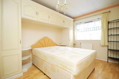 3 bedroom house to rent, Baxter Road, Canning Town, London, E16