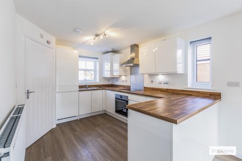 2 bedroom semi-detached house to rent, Poppy Way, Overstone