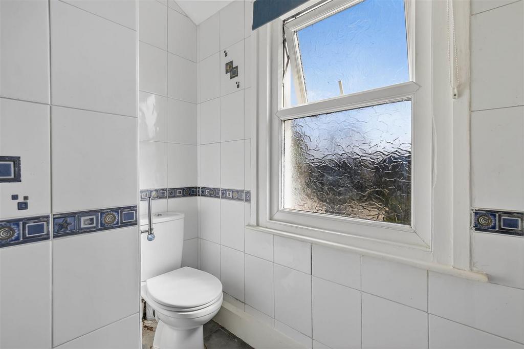 1670375444 - 16 Macclesfield Road, SE25 -21.jpg