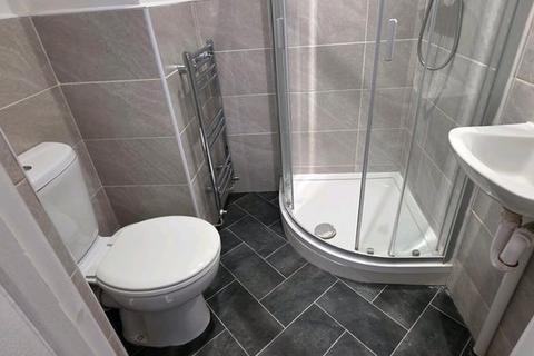 1 bedroom in a house share to rent, Tootal Drive, Salford, M5