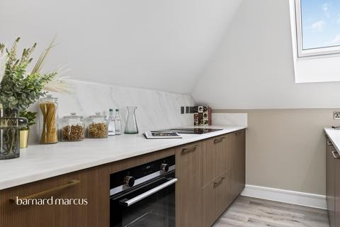 2 bedroom flat for sale, Abbotswood Road, London