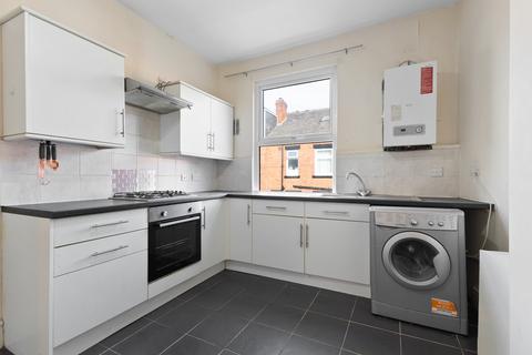 2 bedroom flat for sale, Colenso Grove, Holbeck, Leeds, LS11