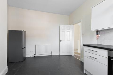 2 bedroom flat for sale, Colenso Grove, Holbeck, Leeds, LS11