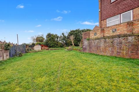 3 bedroom semi-detached house for sale, Maunders Close, Chatham