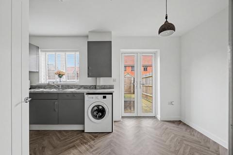 2 bedroom end of terrace house for sale, White Huts Road, Rainham