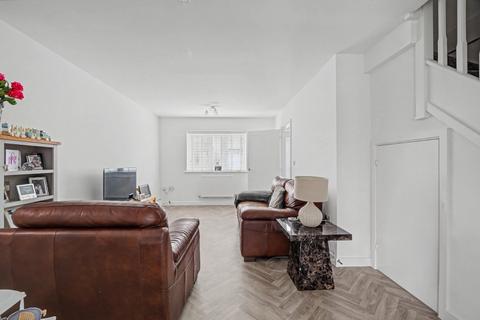 2 bedroom end of terrace house for sale, White Huts Road, Rainham