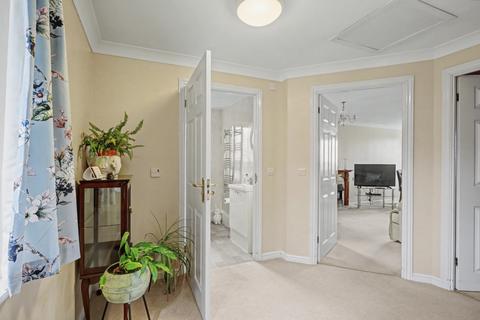 2 bedroom flat for sale, Appletree Court, High Street, Rainham