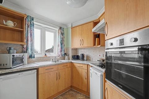 2 bedroom flat for sale, Appletree Court, High Street, Rainham