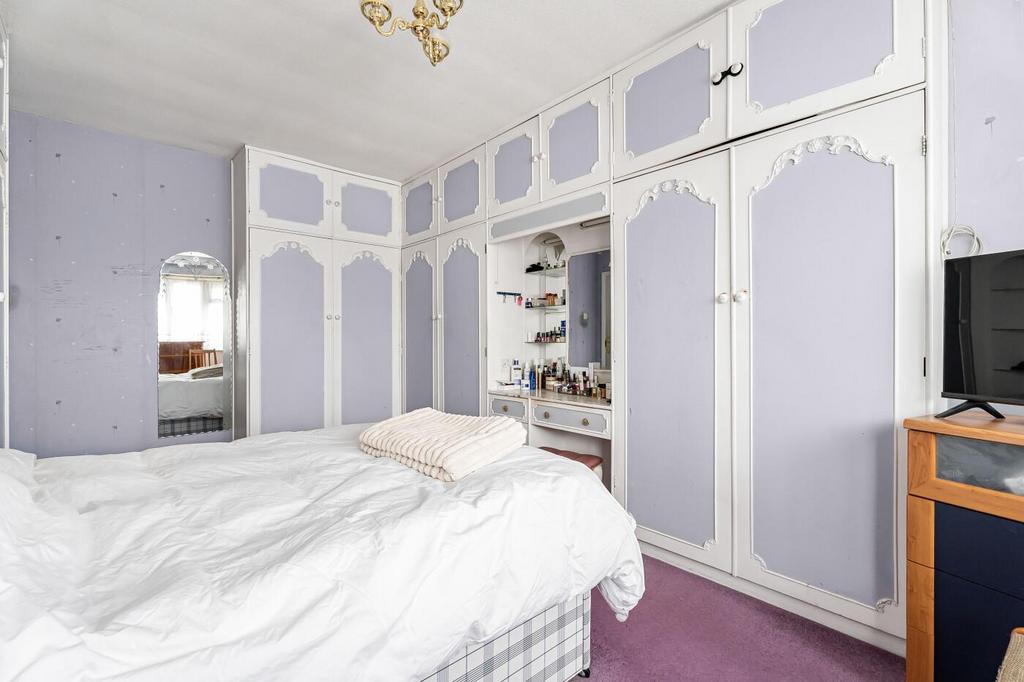 BEDROOM 1 (pic 2)