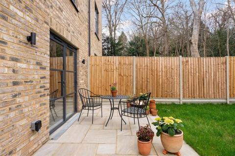 undefined, 18 Haling Park Road, South Croydon CR2