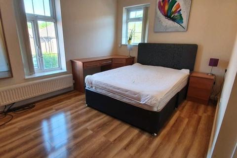 1 bedroom in a house share to rent, Richmond Avenue, Manchester, M25