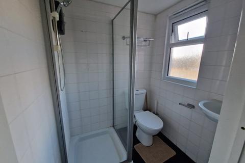 6 bedroom house share to rent, Clinton Road, London N15