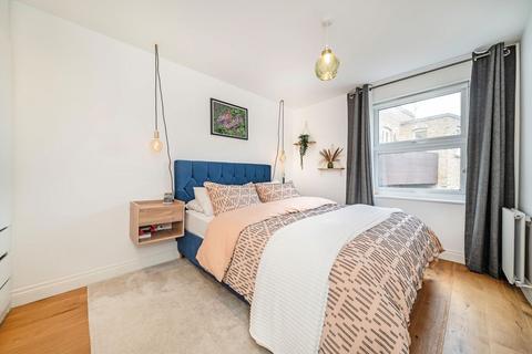1 bedroom flat for sale, Fulham Road, London SW6