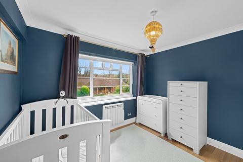 2 bedroom flat for sale, Deanhill Court, Upper Richmond Road West, London