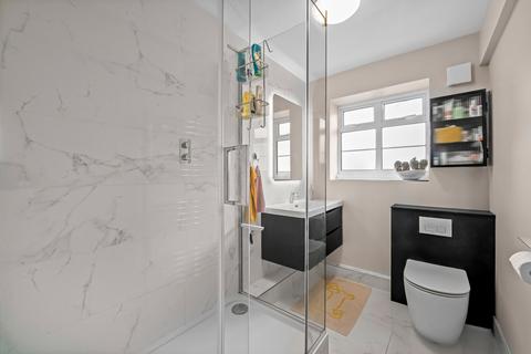 2 bedroom flat for sale, Deanhill Court, Upper Richmond Road West, London