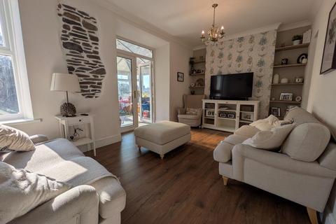 3 bedroom end of terrace house for sale, Church Road, Tonteg, Pontypridd