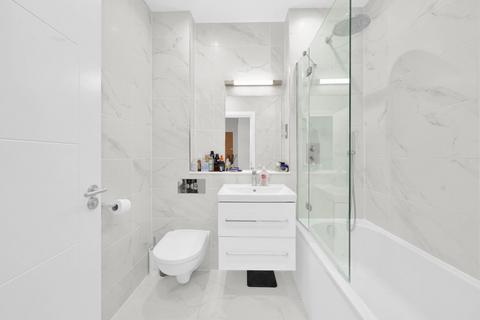 2 bedroom flat for sale, Saxon Apartments, 204 Fairbridge Road, London