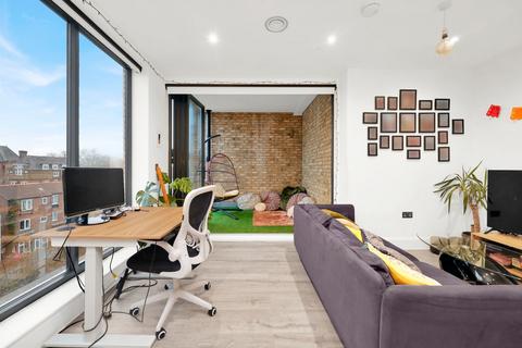 2 bedroom flat for sale, Saxon Apartments, 204 Fairbridge Road, London
