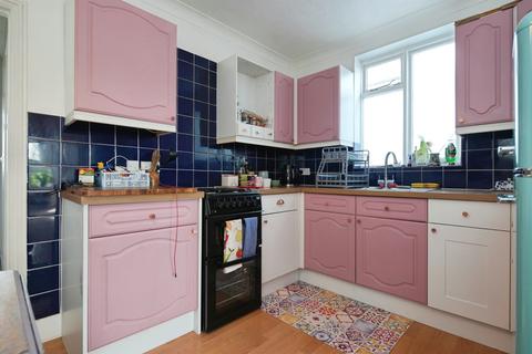 2 bedroom flat for sale, Bear Road, Brighton