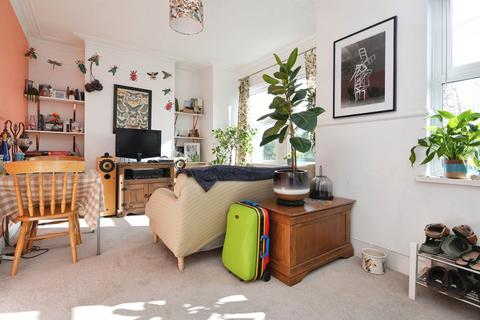 2 bedroom flat for sale, Bear Road, Brighton