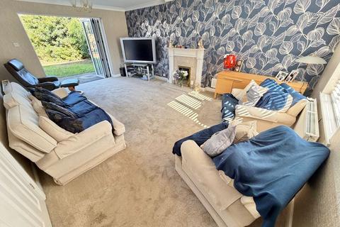4 bedroom detached house for sale, Roxburgh Road, Little Sutton