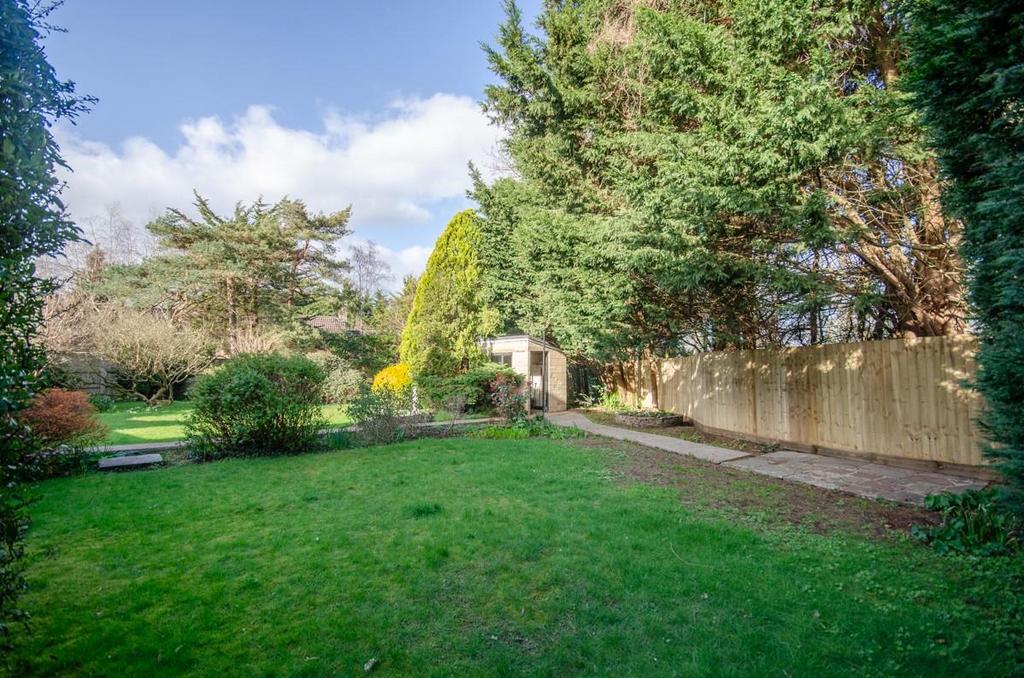 Rear garden pic 3.jpg