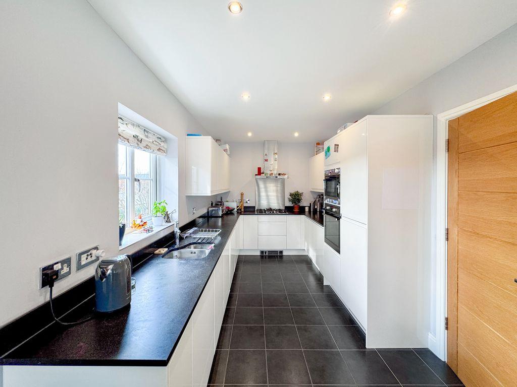 Dining kitchen