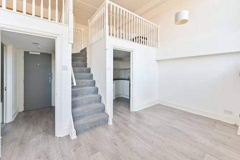 undefined, Este Road, Clapham Junction, London, SW11