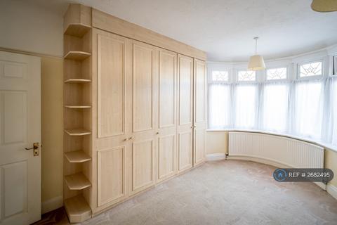 2 bedroom flat to rent, Ropley Road, Bournemouth, BH7