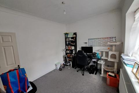 4 bedroom house to rent, Beech Street, Romford RM7