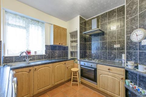 2 bedroom flat to rent, Shoot Up Hill, Kilburn, London, NW2