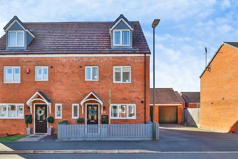 4 bedroom semi-detached house for sale, Elka Road, Ilkeston
