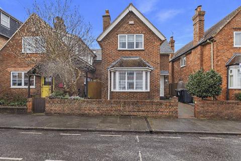 Mandeville Road, Canterbury